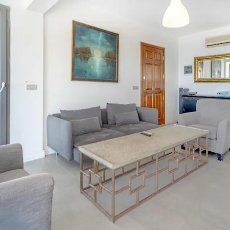 Sea View Flat With Terrace 3 Min To Beach فيلة
