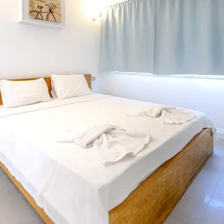 Sea View Flat With Terrace 3 Min To Beach גומושלוק