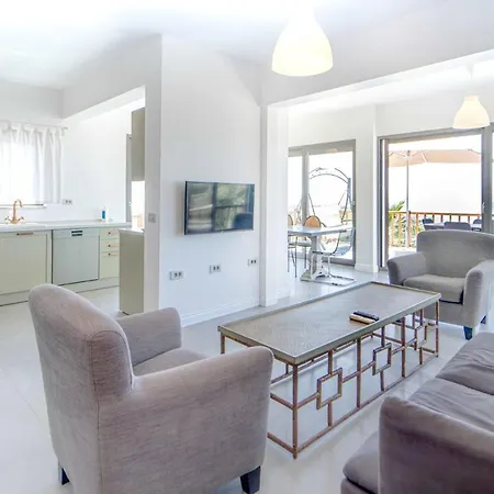 וילה Sea View Flat With Terrace 3 Min To Beach
