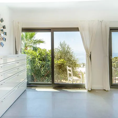 فيلة Sea View Flat With Terrace 3 Min To Beach غوموشْلوك