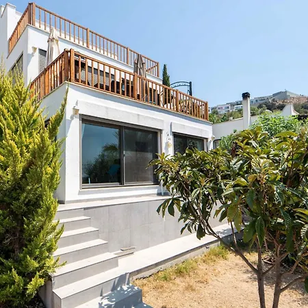 Sea View Flat With Terrace 3 Min To Beach غوموشْلوك